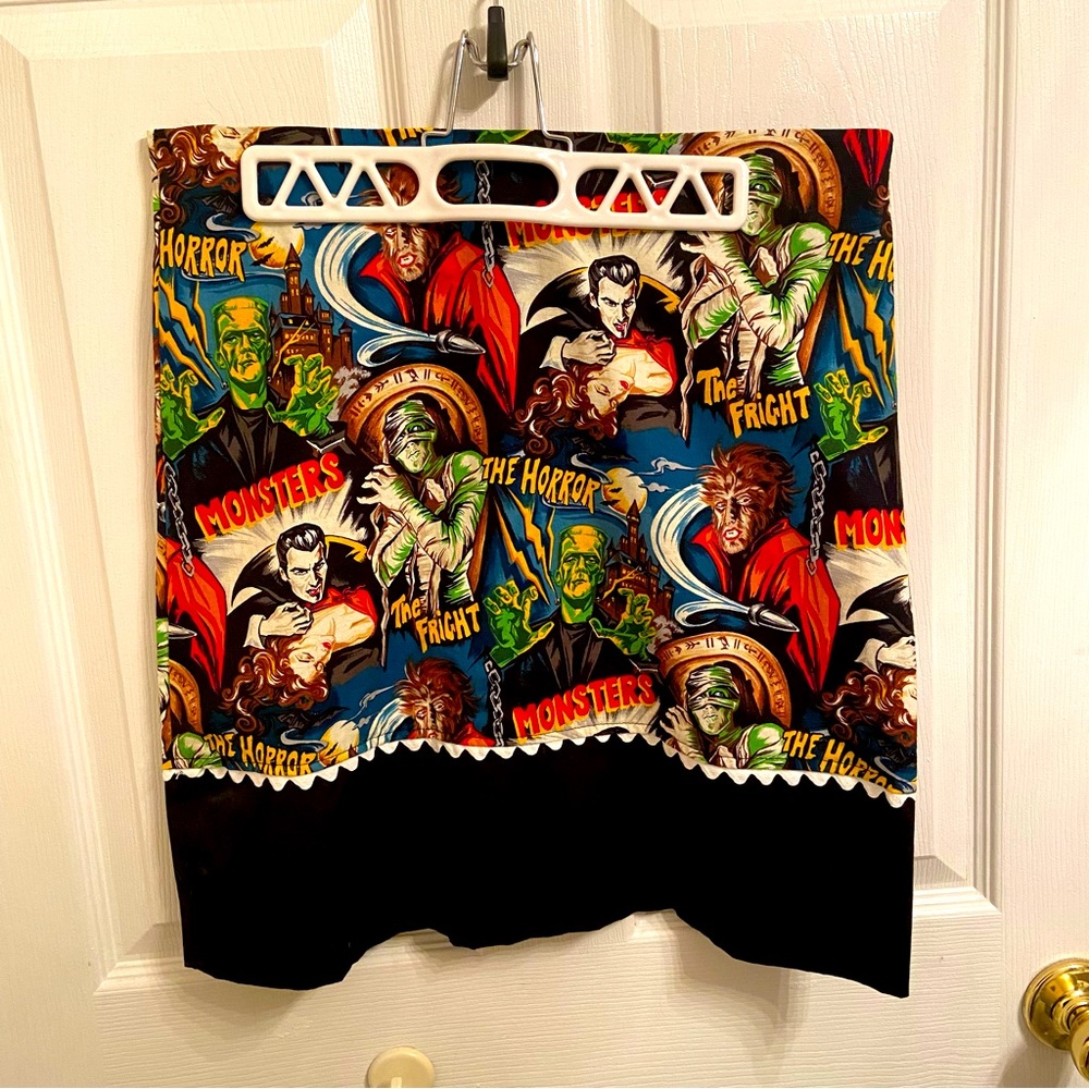 Classic Movie Monsters Skirt🌹